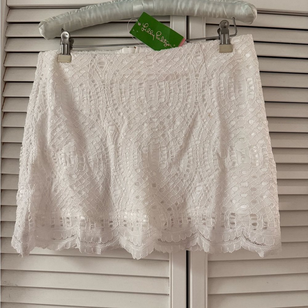 Lilly Pulitzer, Alice Skort white lace
Size 2 
NWT
